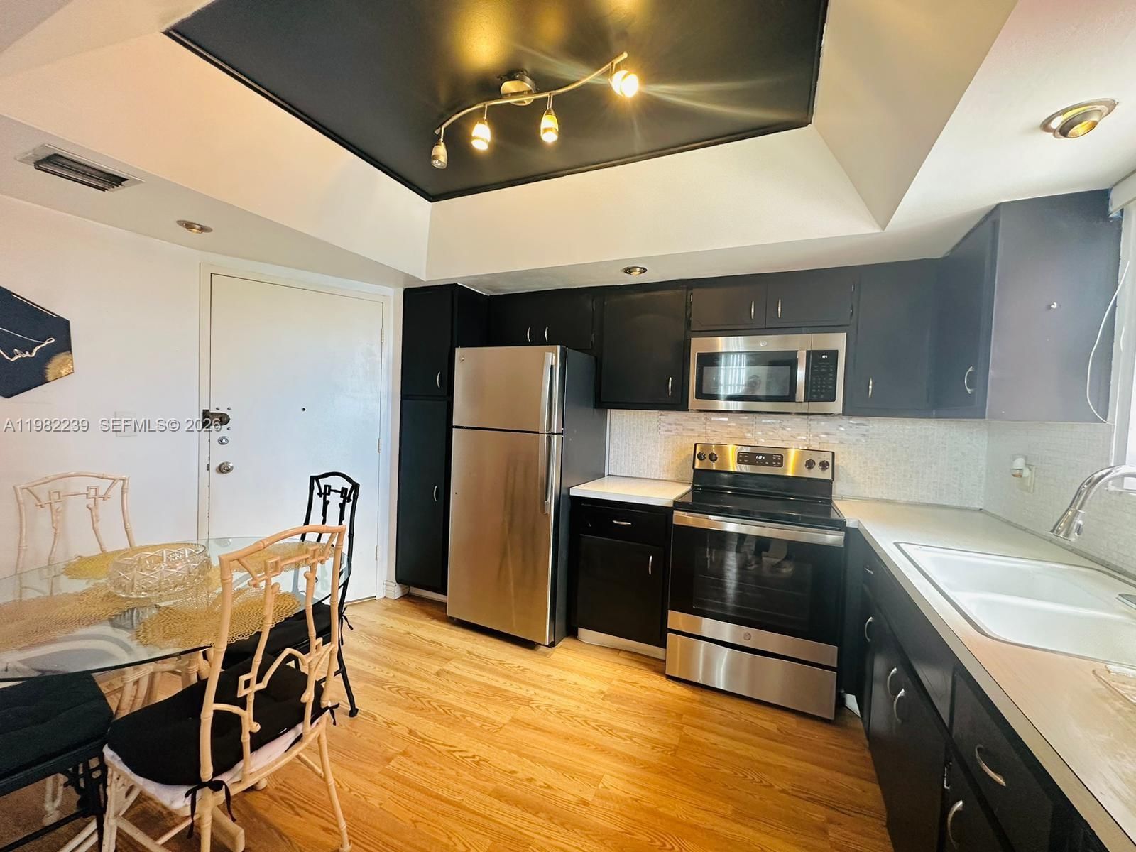 Real estate property located at 1301 Miami Gardens Dr #915W, Miami-dade, Buckley Towers Condo - Ea, Miami, FL