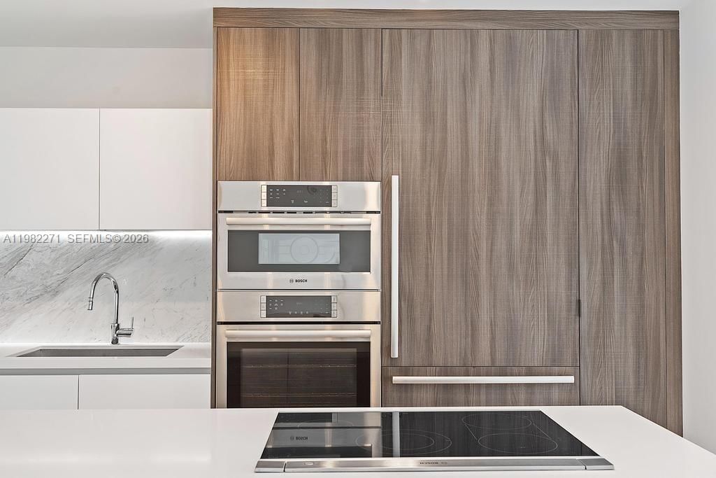 Real estate property located at 851 1st Ave #2102, Miami-dade, Paramount Miami Worldcentr, Miami, FL