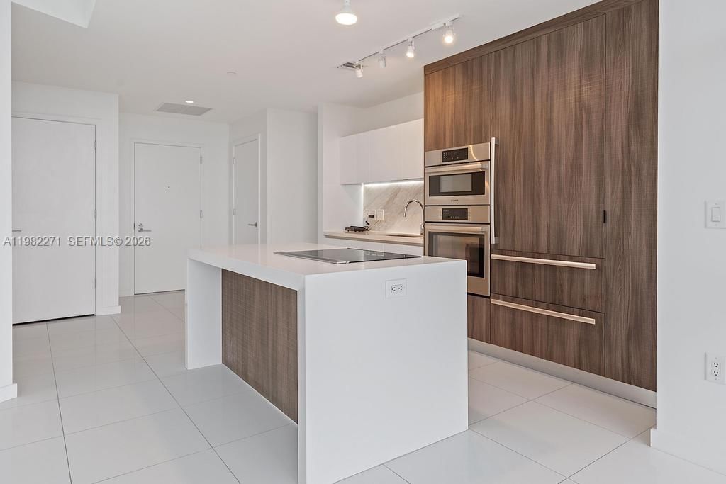 Real estate property located at 851 1st Ave #2102, Miami-dade, Paramount Miami Worldcentr, Miami, FL