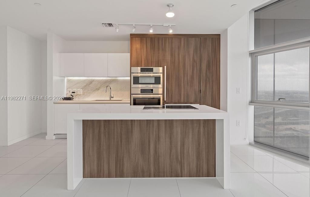 Real estate property located at 851 1st Ave #2102, Miami-dade, Paramount Miami Worldcentr, Miami, FL