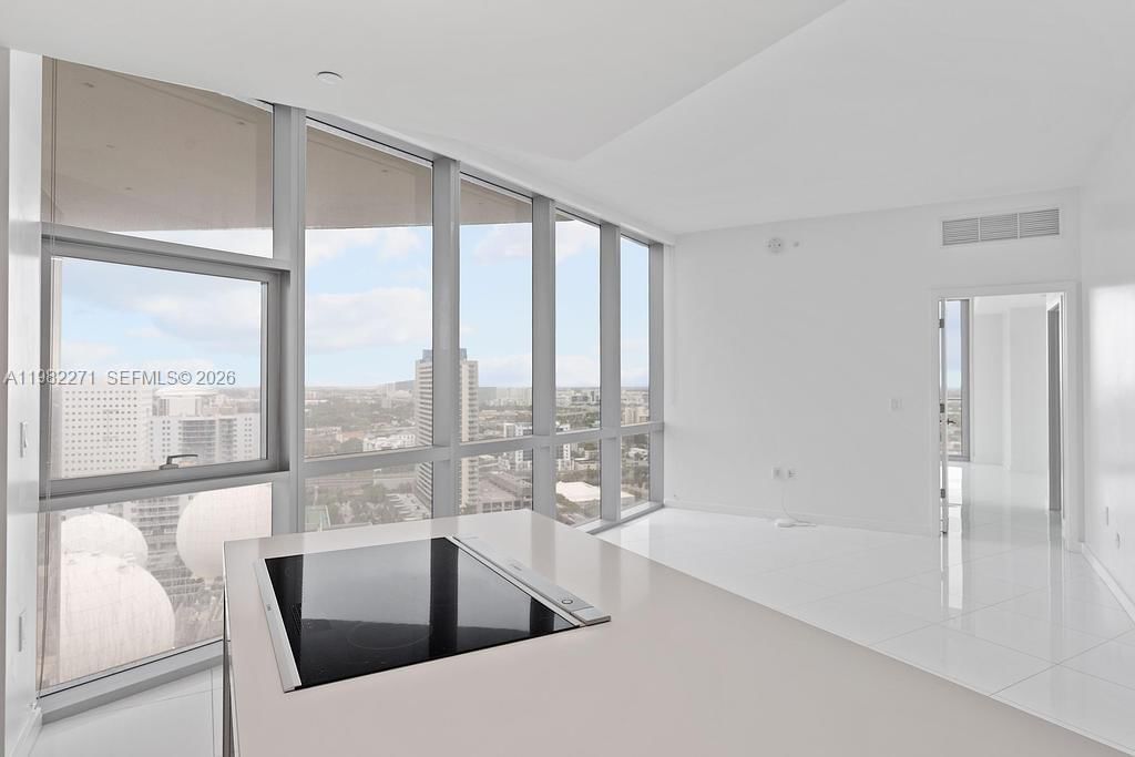Real estate property located at 851 1st Ave #2102, Miami-dade, Paramount Miami Worldcentr, Miami, FL