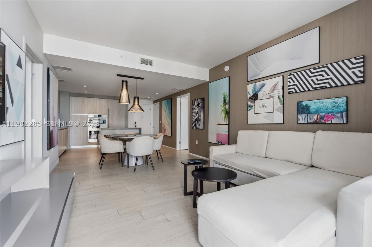 Real estate property located at 4010 Ocean Dr R2005, Broward, 4010 South Ocean Condo, Hollywood, FL