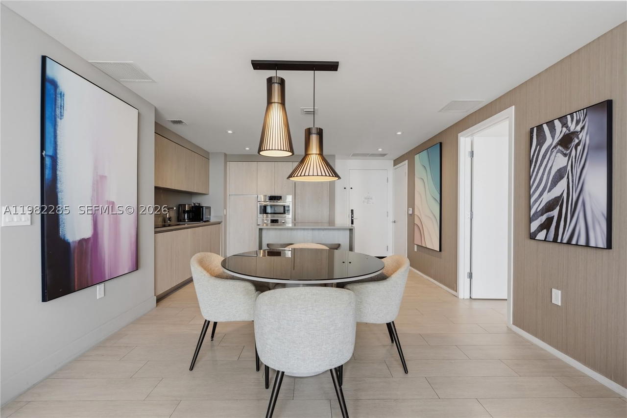 Real estate property located at 4010 Ocean Dr R2005, Broward, 4010 South Ocean Condo, Hollywood, FL