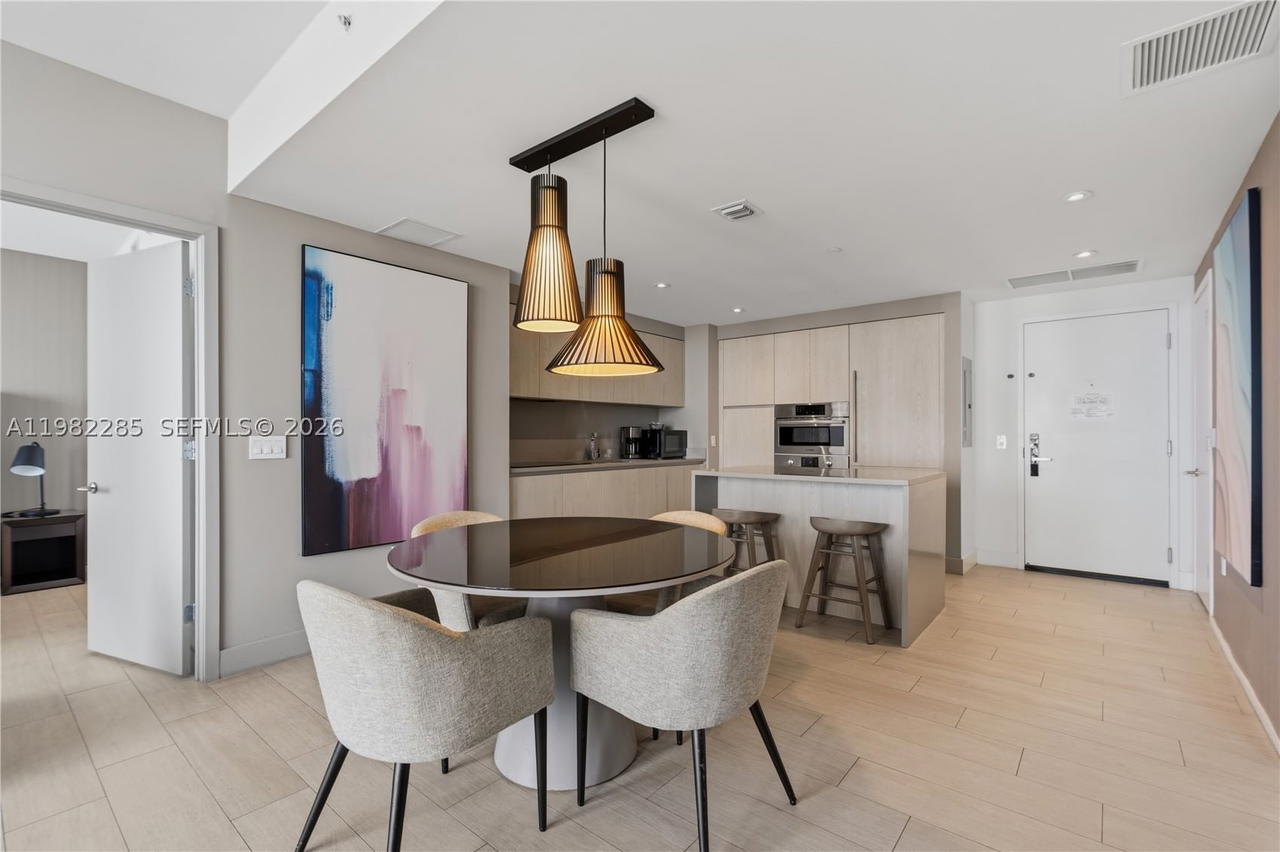 Real estate property located at 4010 Ocean Dr R2005, Broward, 4010 South Ocean Condo, Hollywood, FL