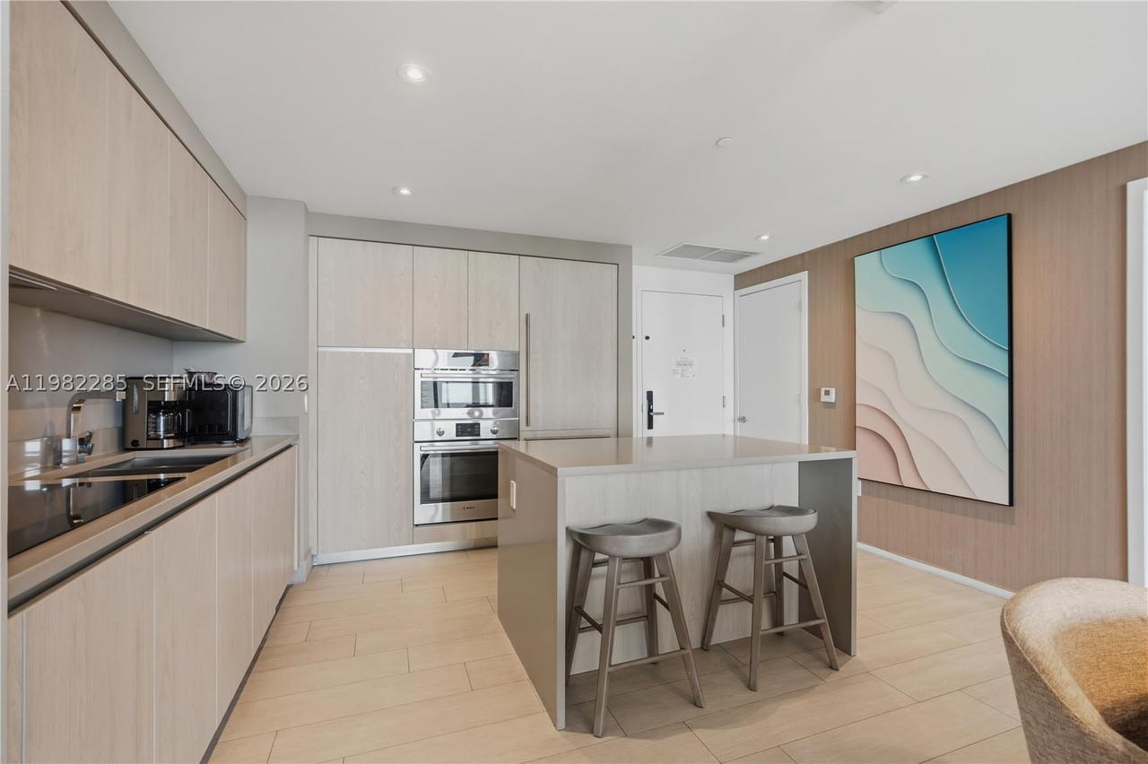 Real estate property located at 4010 Ocean Dr R2005, Broward, 4010 South Ocean Condo, Hollywood, FL