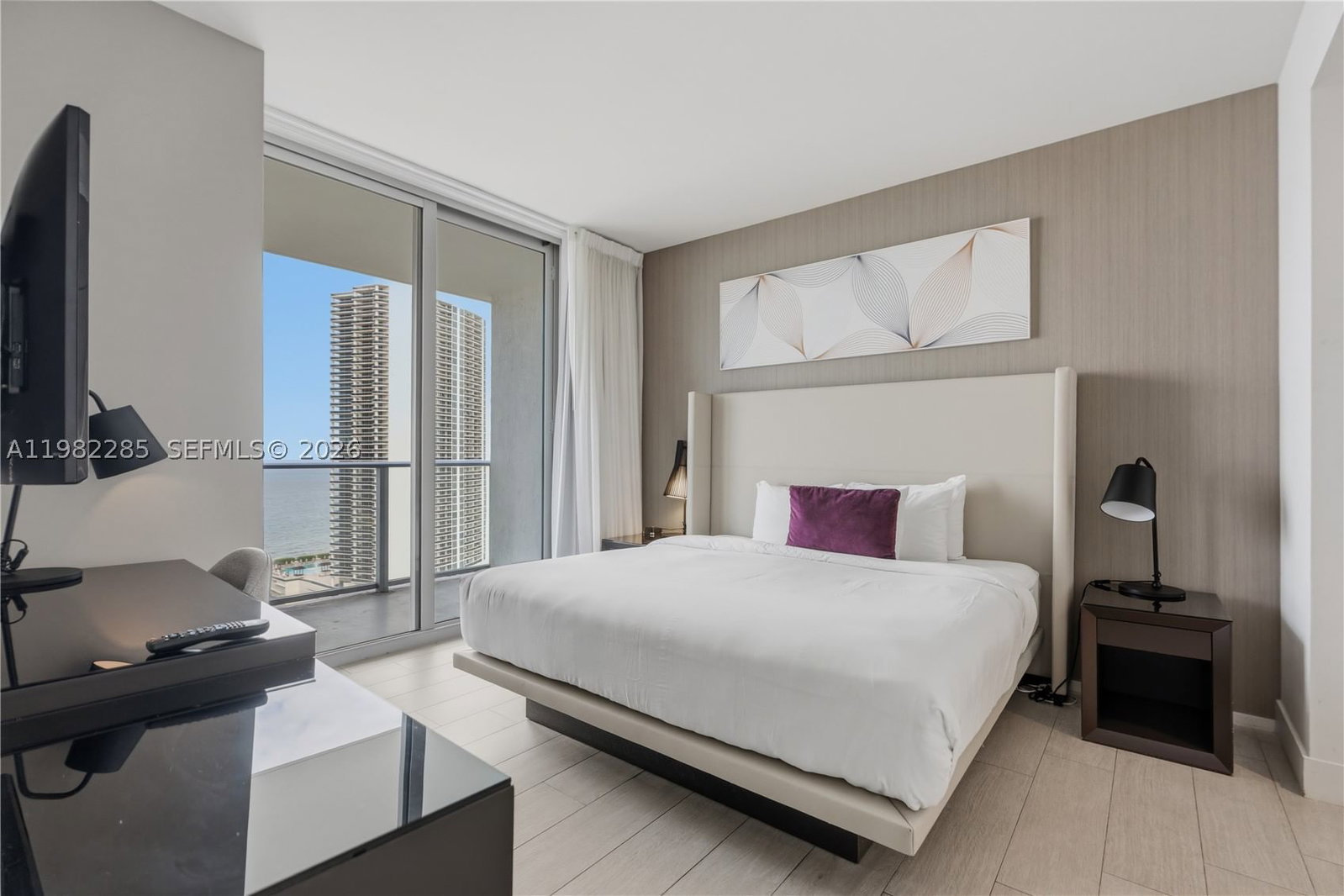 Real estate property located at 4010 Ocean Dr R2005, Broward, 4010 South Ocean Condo, Hollywood, FL