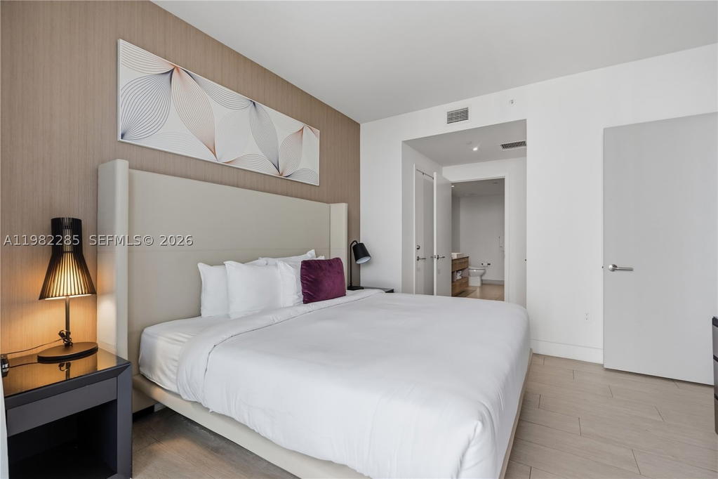 Real estate property located at 4010 Ocean Dr R2005, Broward, 4010 South Ocean Condo, Hollywood, FL