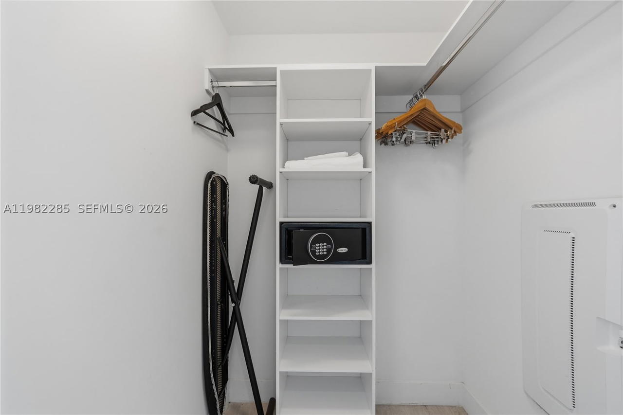 Real estate property located at 4010 Ocean Dr R2005, Broward, 4010 South Ocean Condo, Hollywood, FL