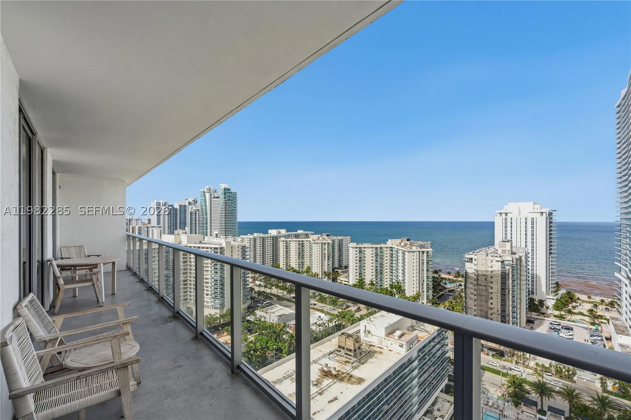Real estate property located at 4010 Ocean Dr R2005, Broward, 4010 South Ocean Condo, Hollywood, FL