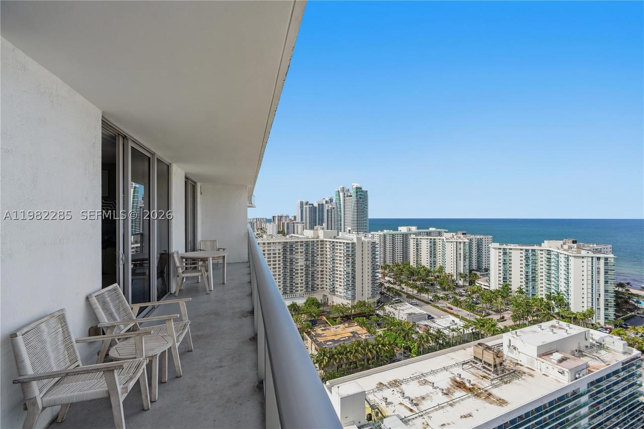 Real estate property located at 4010 Ocean Dr R2005, Broward, 4010 South Ocean Condo, Hollywood, FL
