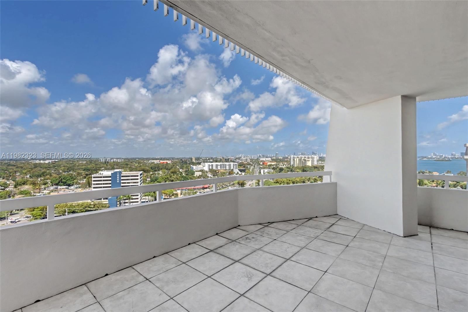 Real estate property located at 2000 Towerside Ter PH11, Miami-dade, Towers Of Quayside Condo, Miami, FL