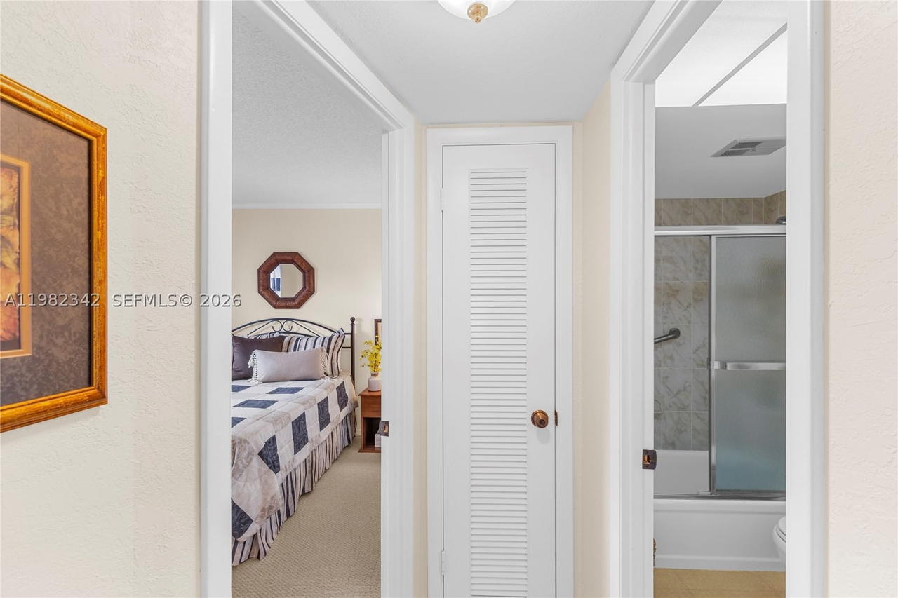 Real estate property located at 8950 Sunrise Lakes Blvd #309, Broward, Sunrise Lakes Phase 3, Sunrise, FL