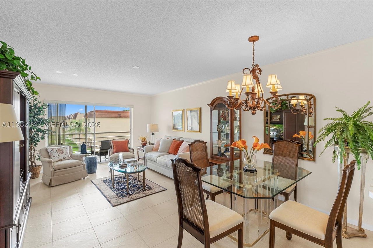 Real estate property located at 8950 Sunrise Lakes Blvd #309, Broward, Sunrise Lakes Phase 3, Sunrise, FL