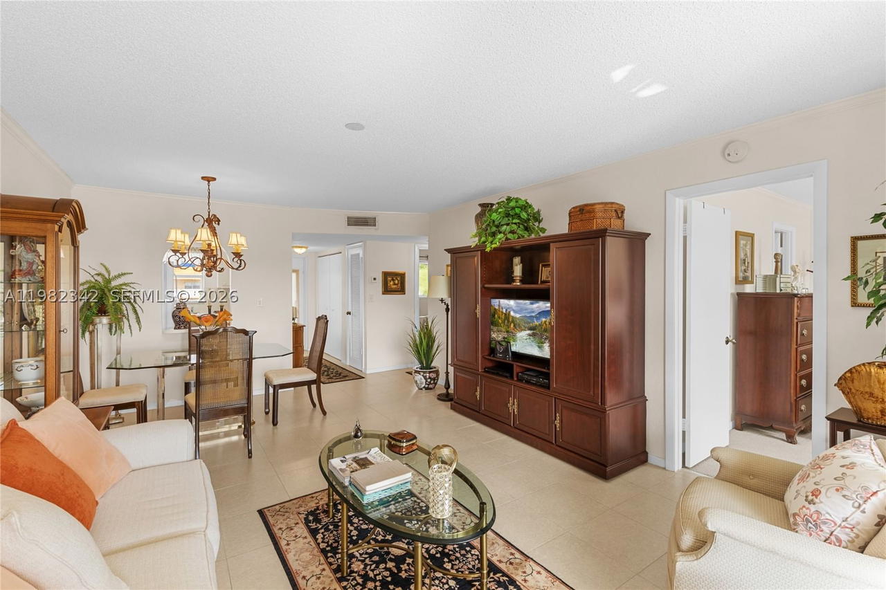 Real estate property located at 8950 Sunrise Lakes Blvd #309, Broward, Sunrise Lakes Phase 3, Sunrise, FL