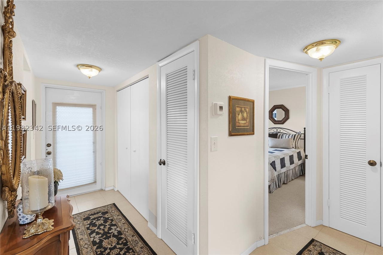 Real estate property located at 8950 Sunrise Lakes Blvd #309, Broward, Sunrise Lakes Phase 3, Sunrise, FL