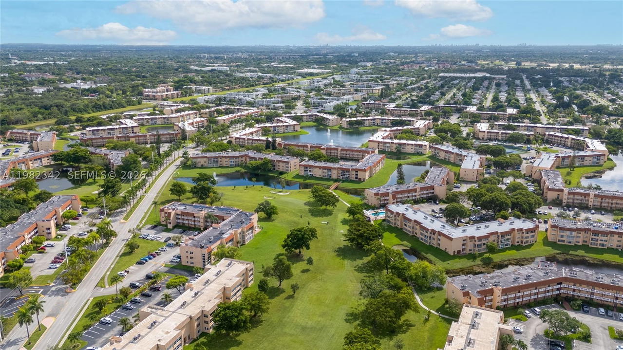 Real estate property located at 8950 Sunrise Lakes Blvd #309, Broward, Sunrise Lakes Phase 3, Sunrise, FL
