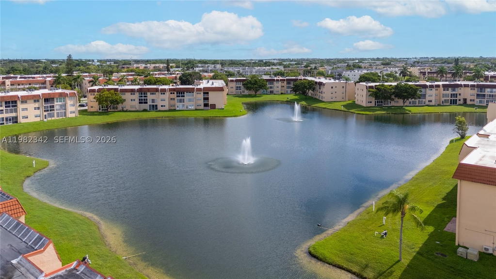 Real estate property located at 8950 Sunrise Lakes Blvd #309, Broward, Sunrise Lakes Phase 3, Sunrise, FL