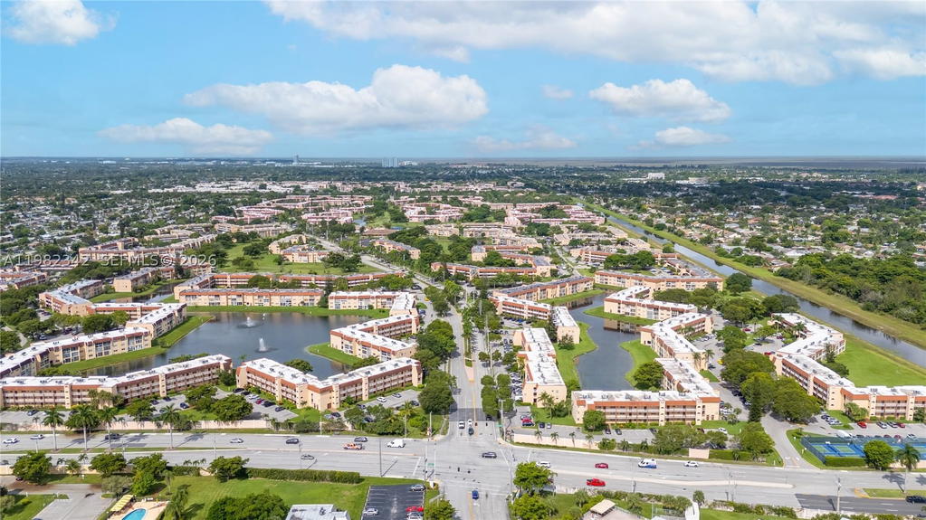 Real estate property located at 8950 Sunrise Lakes Blvd #309, Broward, Sunrise Lakes Phase 3, Sunrise, FL