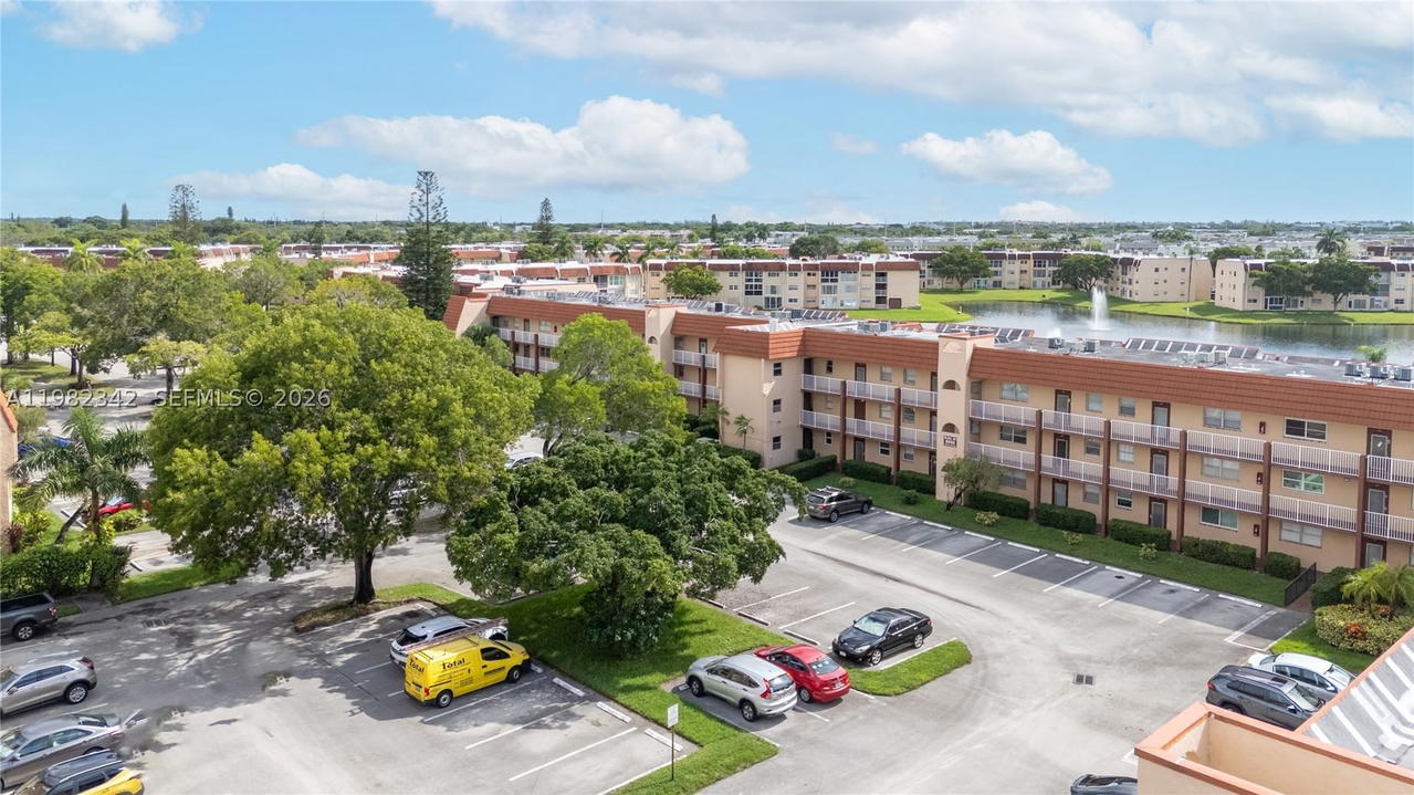 Real estate property located at 8950 Sunrise Lakes Blvd #309, Broward, Sunrise Lakes Phase 3, Sunrise, FL