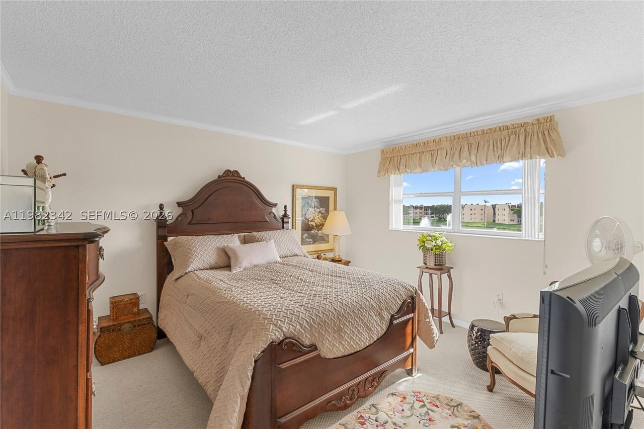 Real estate property located at 8950 Sunrise Lakes Blvd #309, Broward, Sunrise Lakes Phase 3, Sunrise, FL