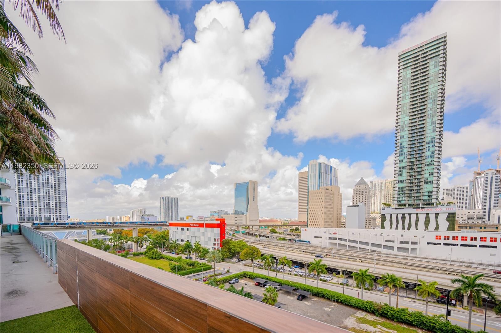 Real estate property located at 350 S MIAMI #1709, Miami-dade, Wind Condo, Miami, FL