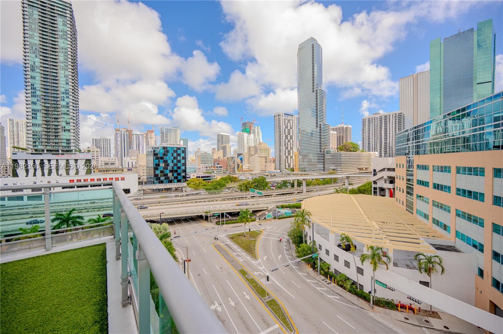 Real estate property located at 350 S MIAMI #1709, Miami-dade, Wind Condo, Miami, FL