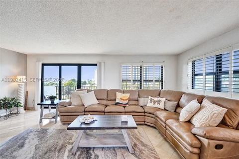 Real estate property located at 1201 Ocean Dr #412S, Broward, Summit Condo, Hollywood, FL
