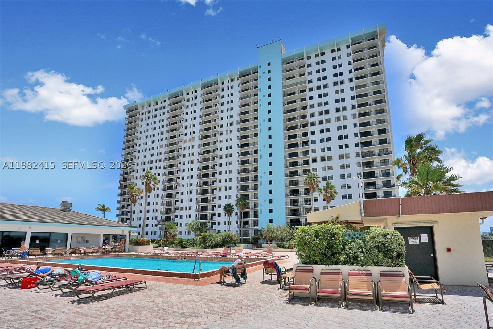 Real estate property located at 1201 Ocean Dr #412S, Broward, Summit Condo, Hollywood, FL