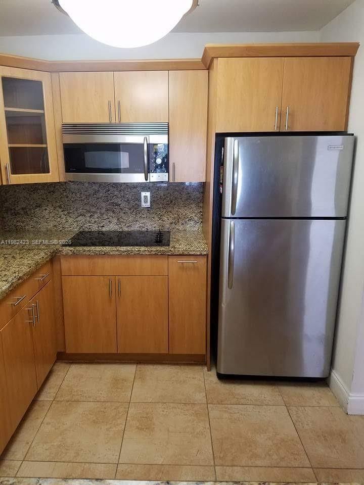 Real estate property located at 9682 Fontainebleau Blvd #202, Miami-dade, Golfview Club Fontaineble, Miami, FL