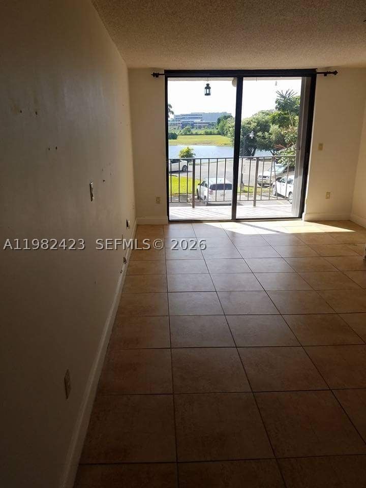 Real estate property located at 9682 Fontainebleau Blvd #202, Miami-dade, Golfview Club Fontaineble, Miami, FL
