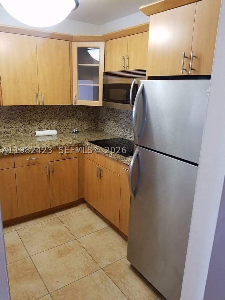 Real estate property located at 9682 Fontainebleau Blvd #202, Miami-dade, Golfview Club Fontaineble, Miami, FL