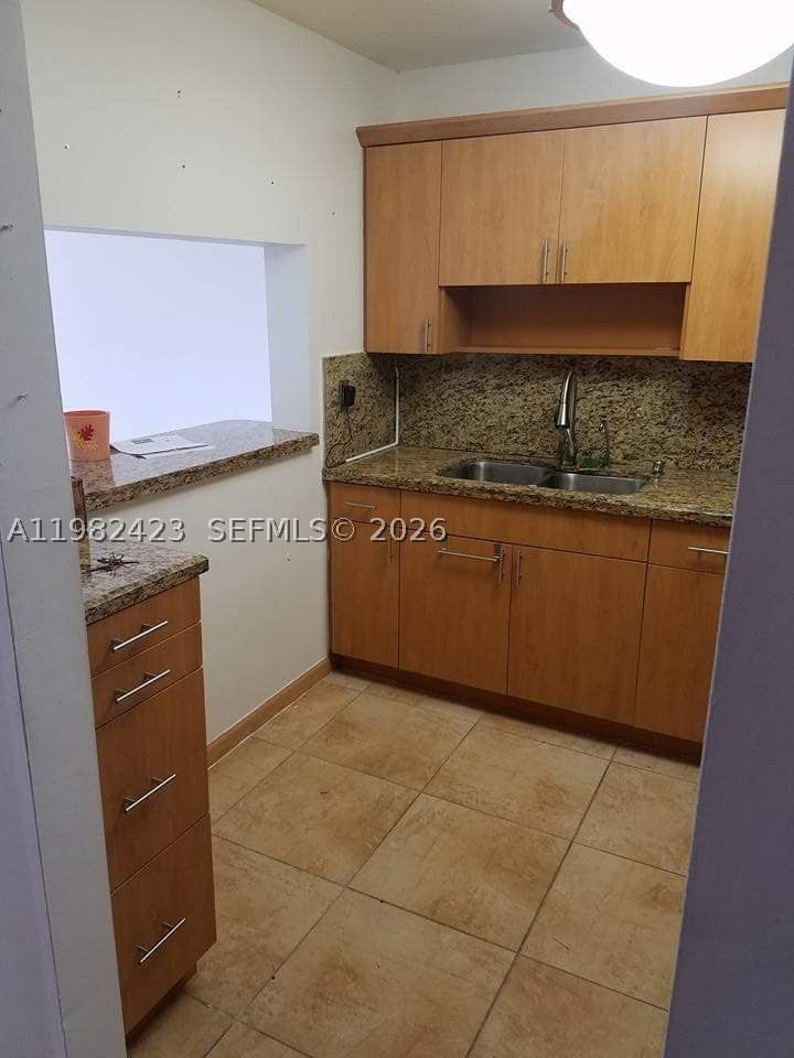 Real estate property located at 9682 Fontainebleau Blvd #202, Miami-dade, Golfview Club Fontaineble, Miami, FL