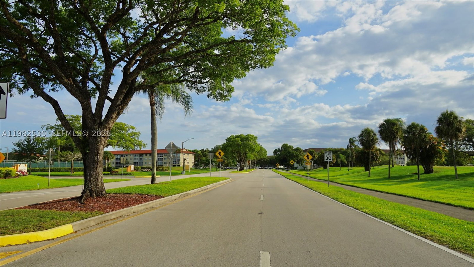 Real estate property located at 100 130th Ter #211C, Broward, Lancaster At Century Vill, Pembroke Pines, FL