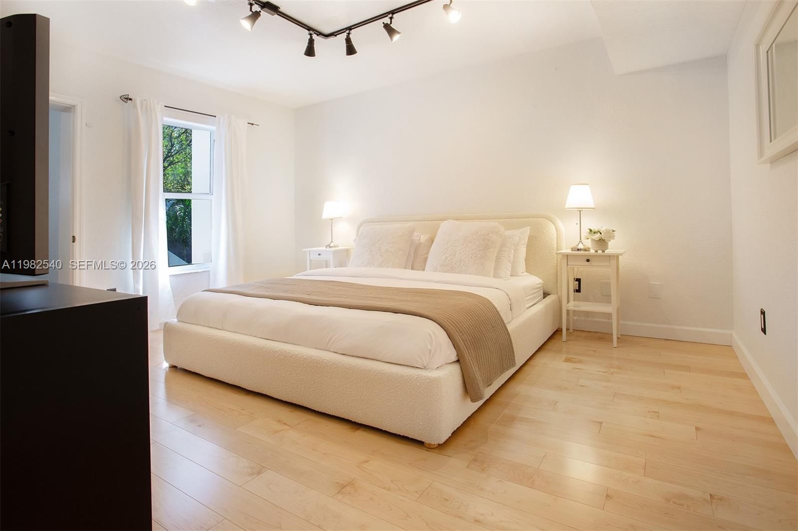 Real estate property located at 100 26th Rd, Miami-dade, Brickell Hammock Un 1, Miami, FL