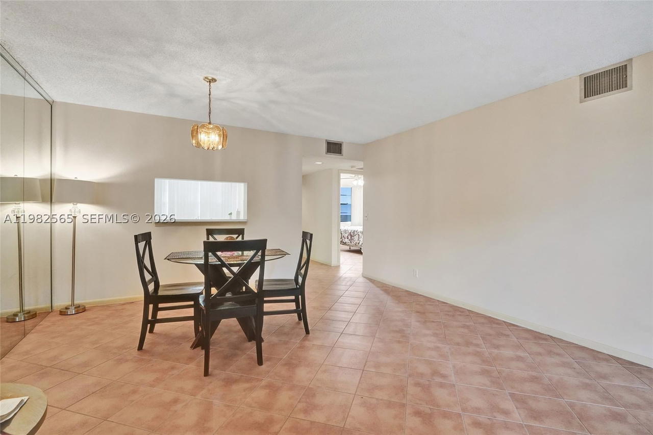 Real estate property located at 1110 125th Ave #209M, Broward, Cambridge At Century Vill, Pembroke Pines, FL
