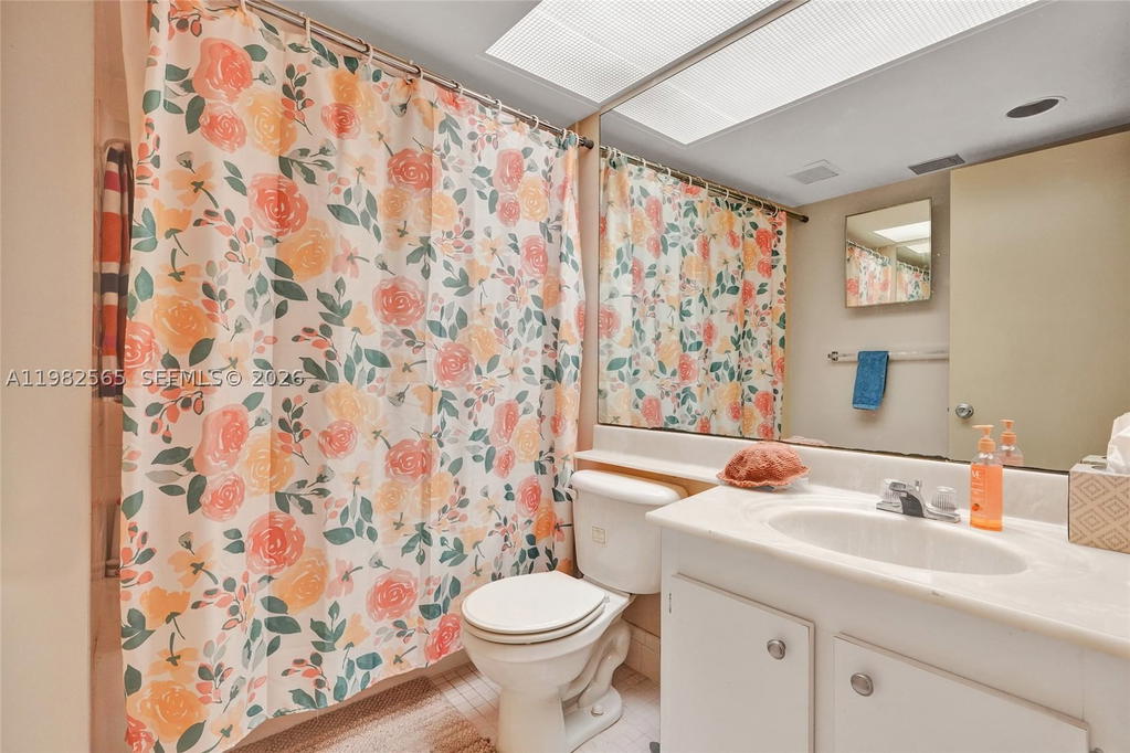 Real estate property located at 1110 125th Ave #209M, Broward, Cambridge At Century Vill, Pembroke Pines, FL