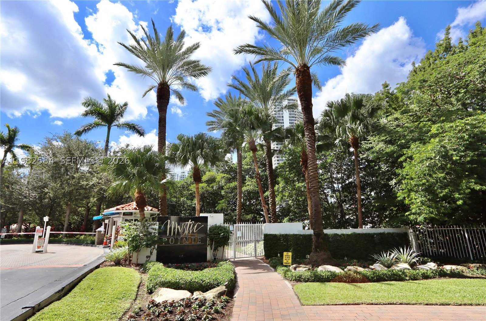 Real estate property located at 3500 Mystic Pointe Dr #3701, Miami-dade, Mystic Pointe Tower 400 C, Aventura, FL
