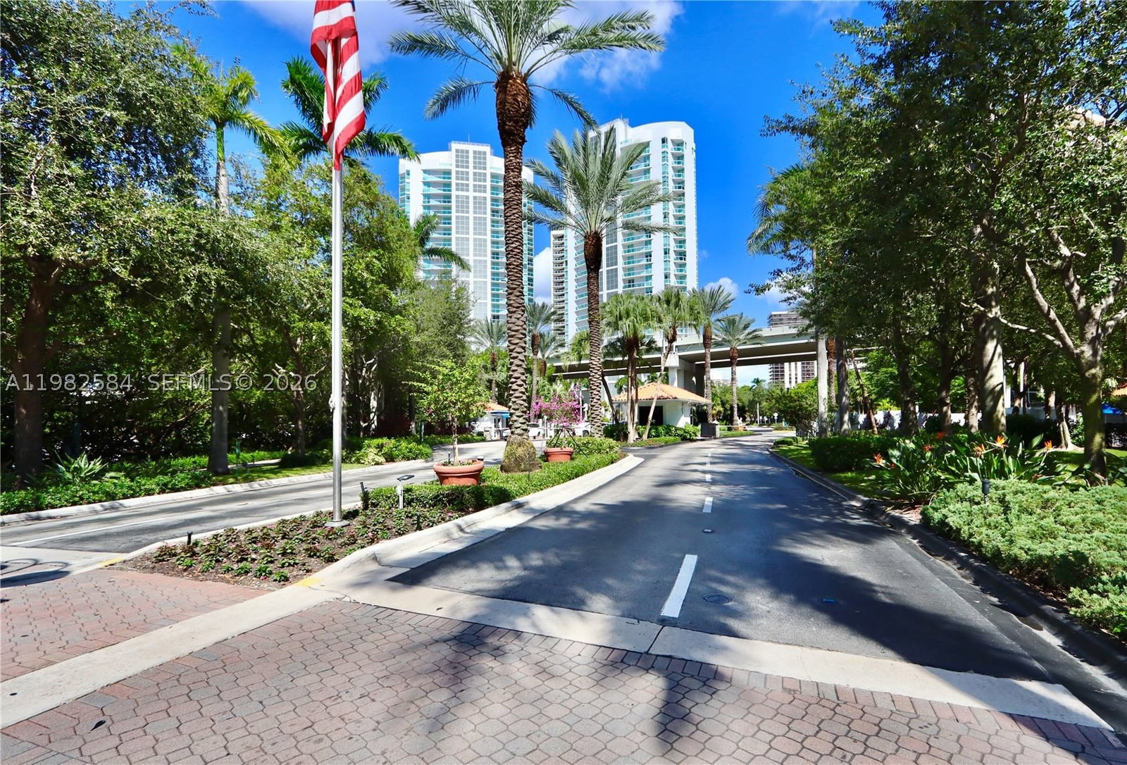Real estate property located at 3500 Mystic Pointe Dr #3701, Miami-dade, Mystic Pointe Tower 400 C, Aventura, FL