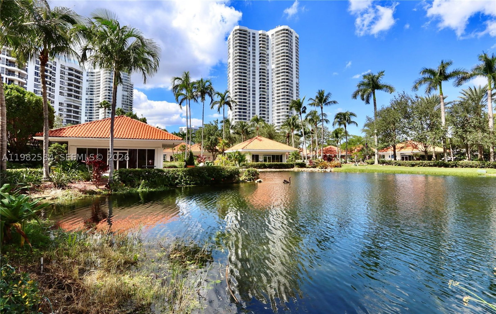 Real estate property located at 3500 Mystic Pointe Dr #3701, Miami-dade, Mystic Pointe Tower 400 C, Aventura, FL