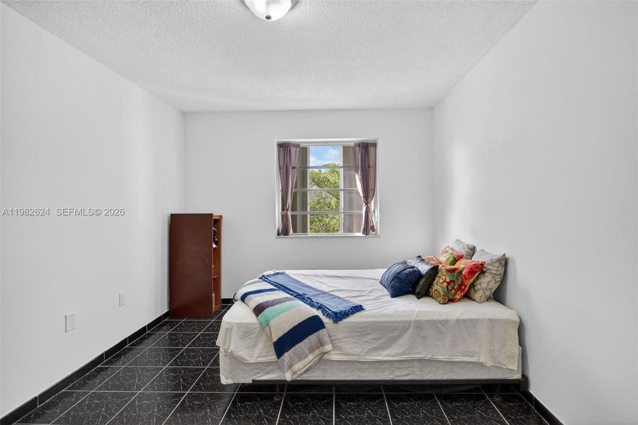 Real estate property located at 3181 13th St #416, Miami-dade, Alcala Plaza Condo, Miami, FL