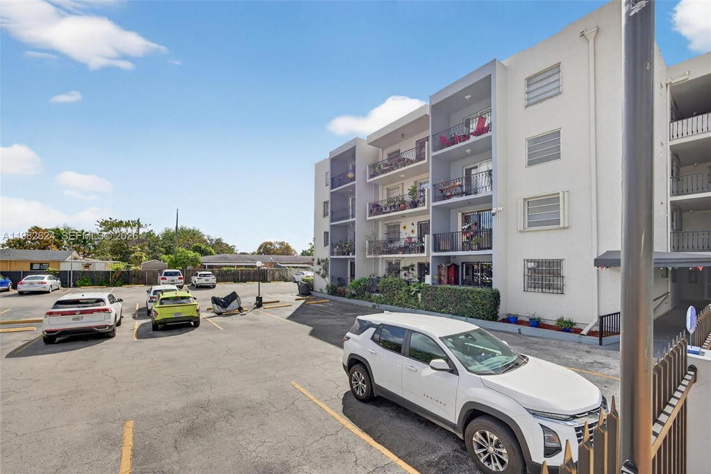 Real estate property located at 3181 13th St #416, Miami-dade, Alcala Plaza Condo, Miami, FL