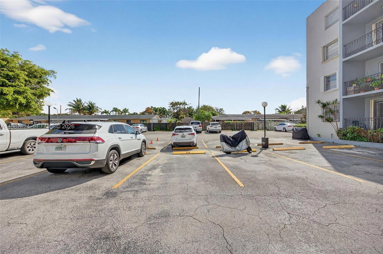 Real estate property located at 3181 13th St #416, Miami-dade, Alcala Plaza Condo, Miami, FL