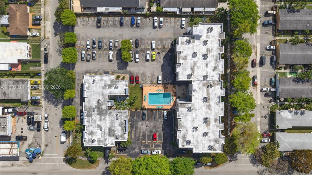 Real estate property located at 3181 13th St #416, Miami-dade, Alcala Plaza Condo, Miami, FL