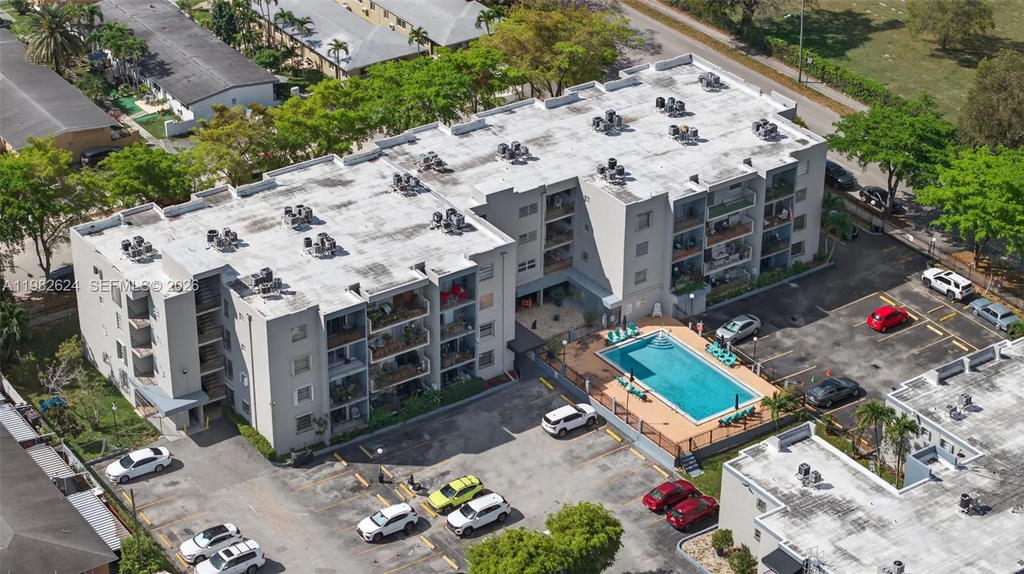 Real estate property located at 3181 13th St #416, Miami-dade, Alcala Plaza Condo, Miami, FL