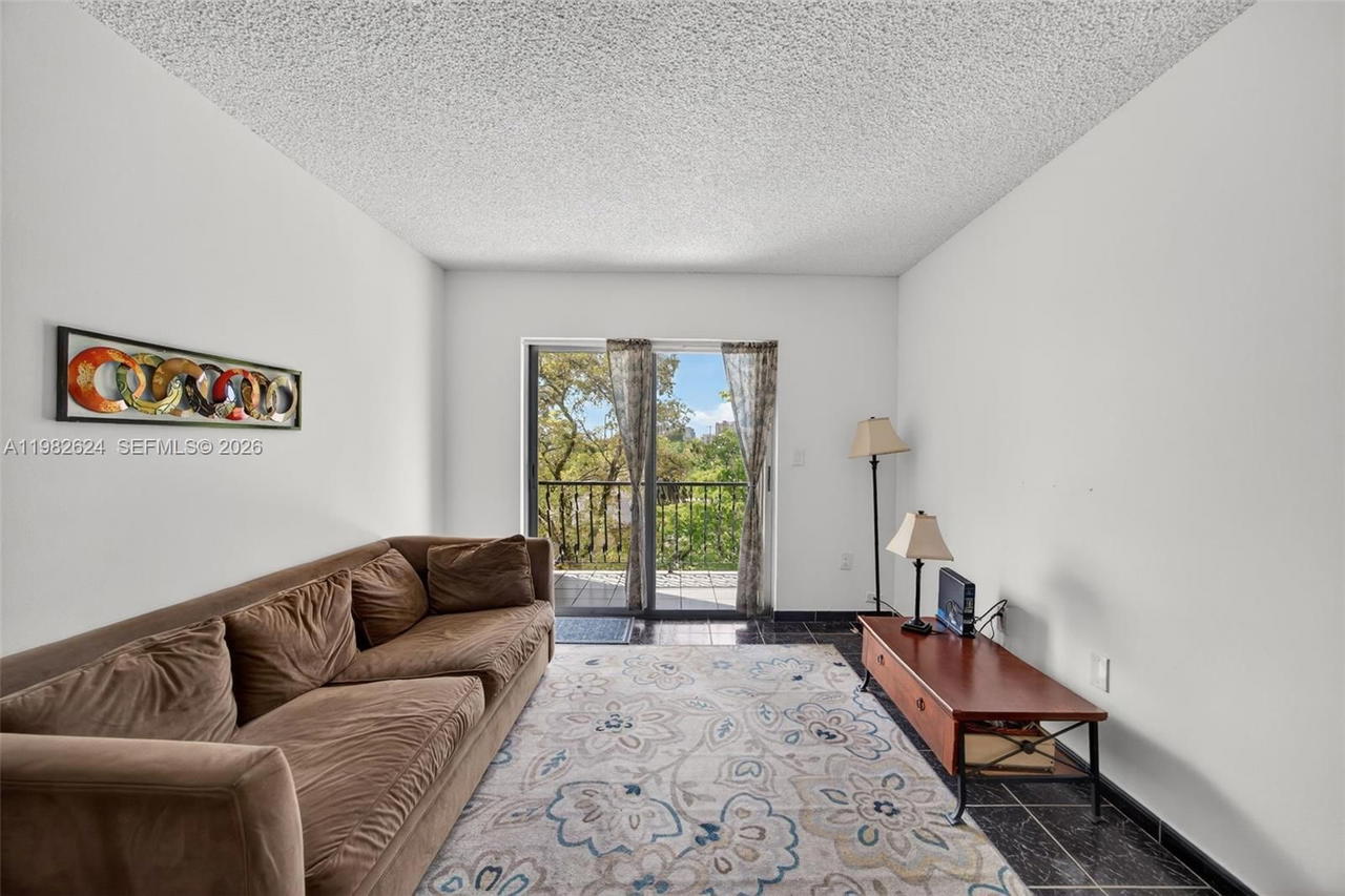 Real estate property located at 3181 13th St #416, Miami-dade, Alcala Plaza Condo, Miami, FL
