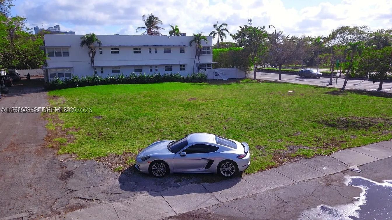 Real estate property located at 5215 Biscayne Blvd, Miami-dade, Bayshore Plaza Unit No 2, Miami, FL