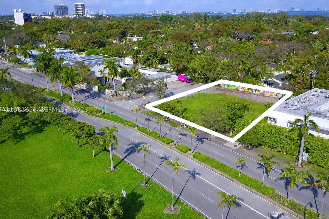 Real estate property located at 5215 Biscayne Blvd, Miami-dade, Bayshore Plaza Unit No 2, Miami, FL