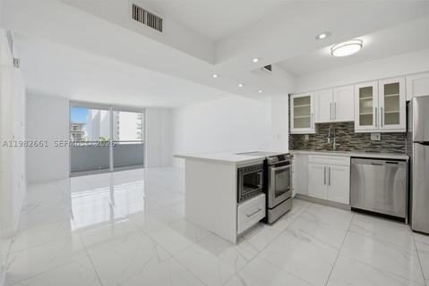 Real estate property located at 1658 Bay Rd #703, Miami-dade, Lincoln Palace Condo, Miami Beach, FL