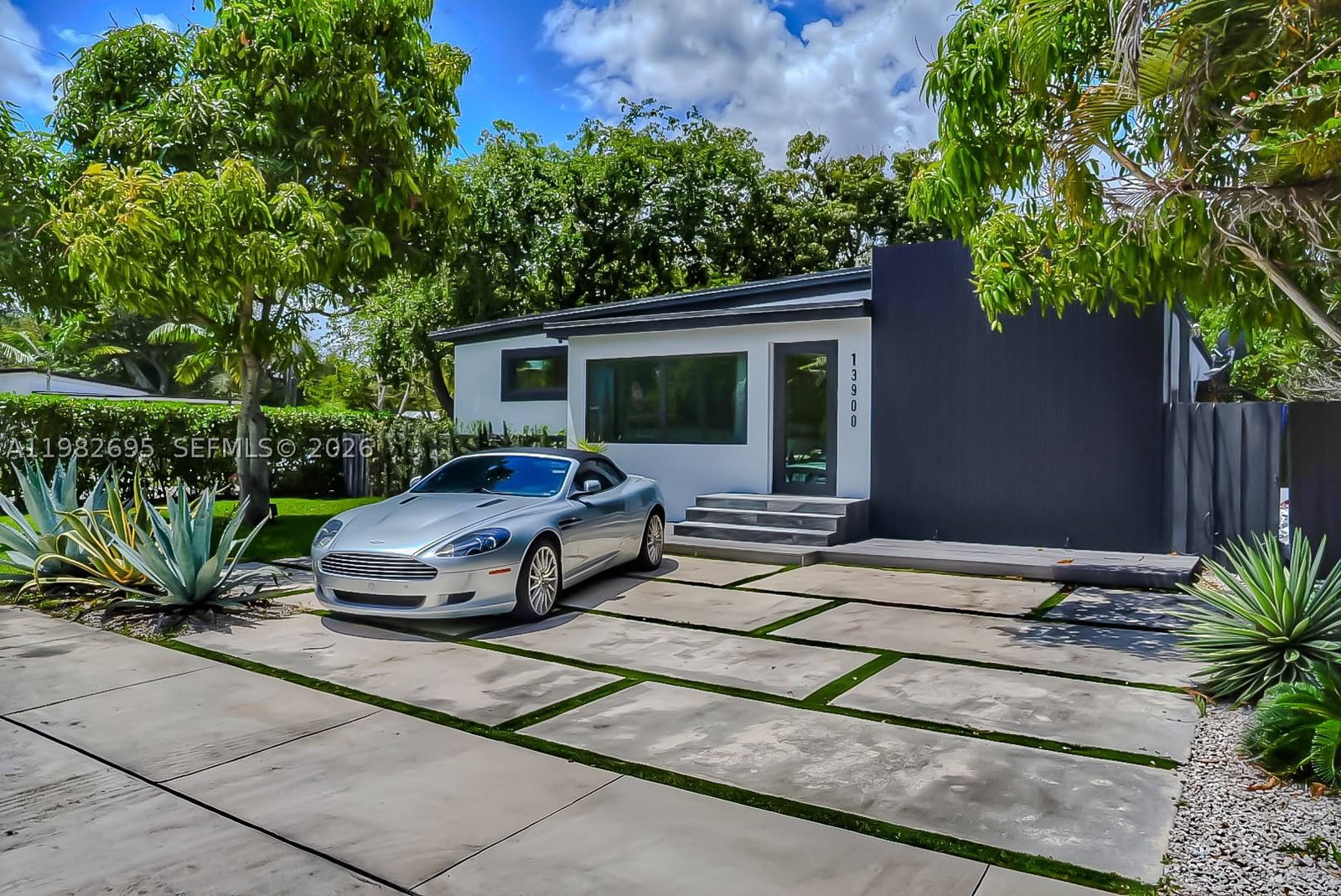 Real estate property located at 13900 16th Ct, Miami-dade, Archwood-amd Plat, North Miami, FL