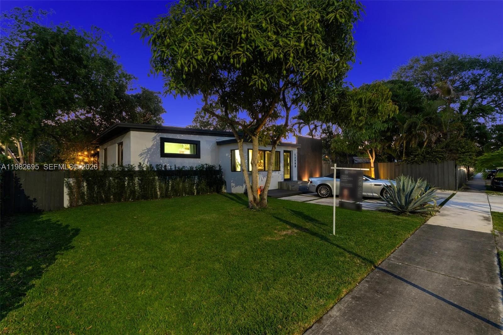 Real estate property located at 13900 16th Ct, Miami-dade, Archwood-amd Plat, North Miami, FL